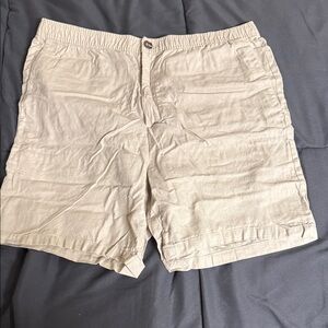 H&M Men's Beige Flat Front Shorts